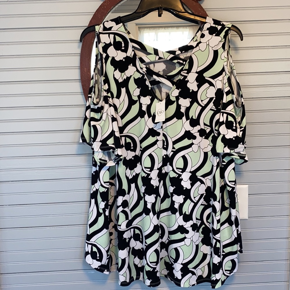 Women’s blouse size 22/24